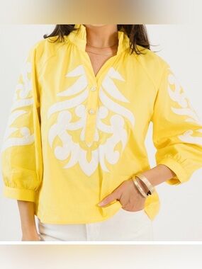 Jodifl Baroque Applique Detail Top yellow, ruffled collar white appliqué S NWT
